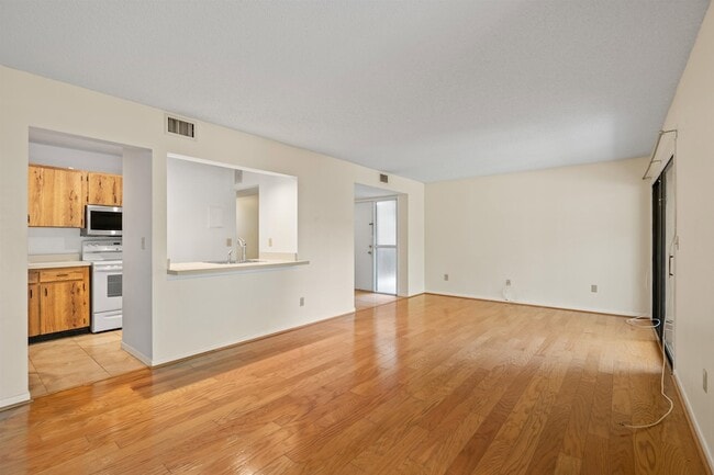 Building Photo - 54 Veronese Ct