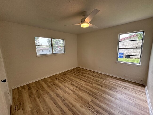 Building Photo - 3-Bedroom House for Rent in Copperas Cove