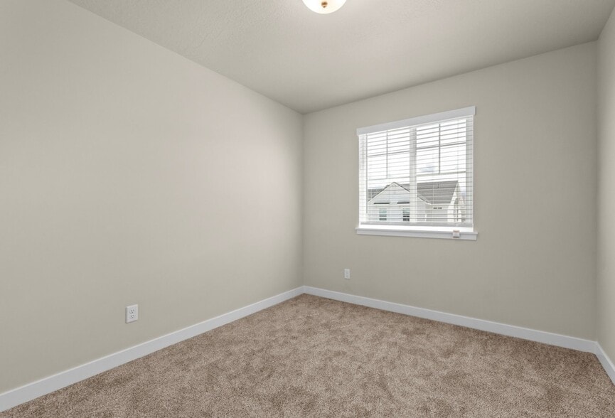 Building Photo - 4052 W Harper Ln