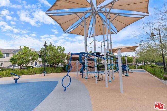 Building Photo - 12142 Blue Sky Ct