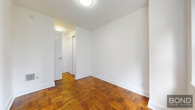 Building Photo - 405 E 56th St