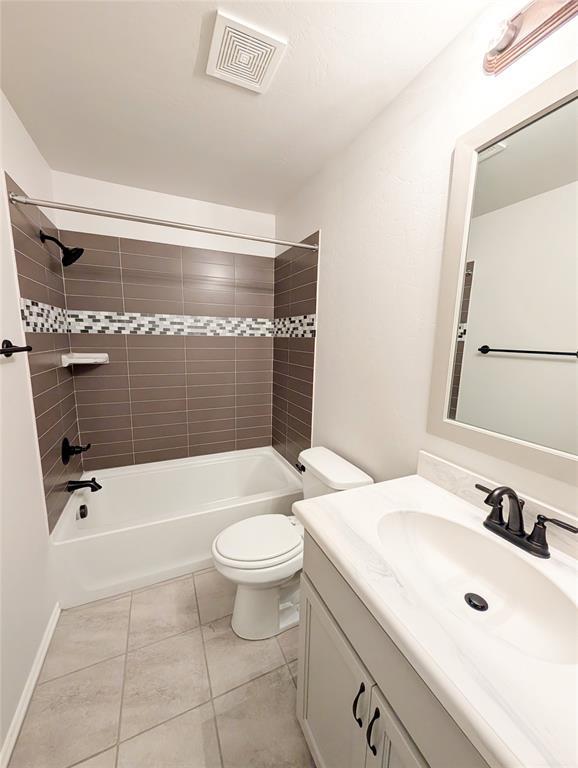 Building Photo - 18637 Como Dr