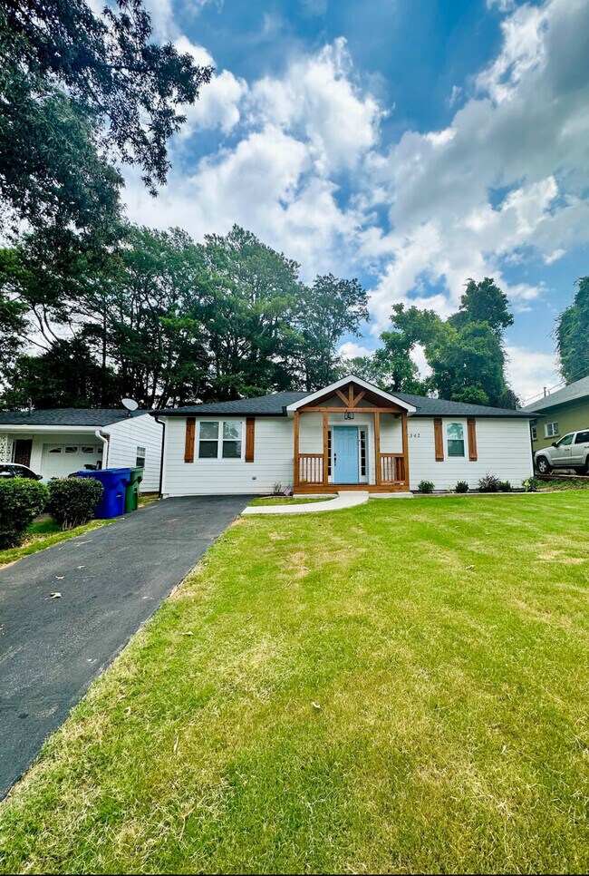 Building Photo - 2342 Beecher Rd SW