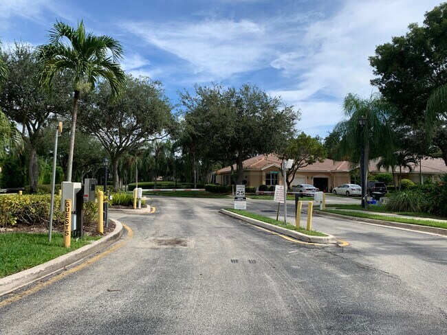Building Photo - 279 E Coral Trace Cir
