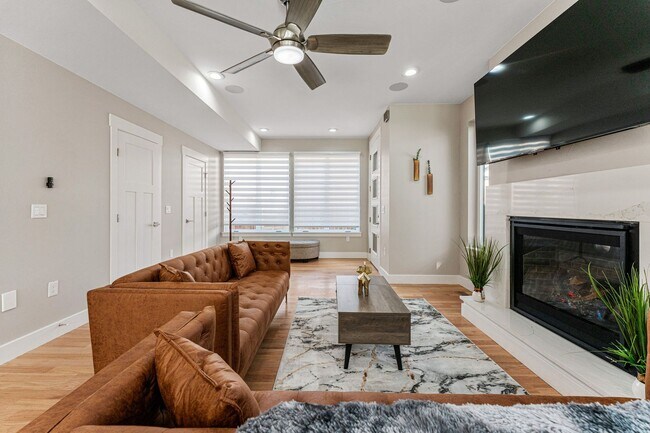 Building Photo - 5 Bed, 5 Bath home in South Park Hill