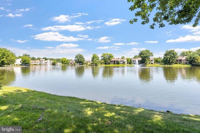 Building Photo - 36 Viburnum Ln