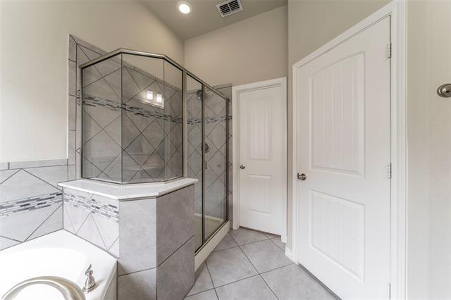 Building Photo - 2133 Lake Pine Dr