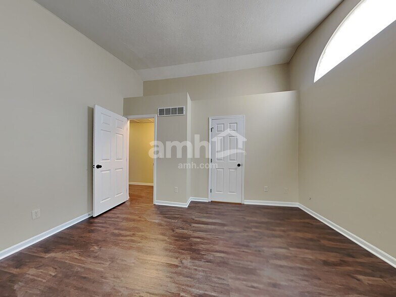 Building Photo - 1232 Ben Avon