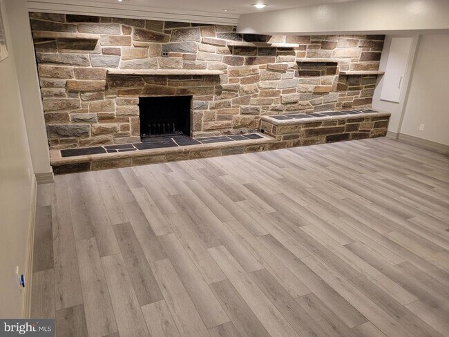 Building Photo - 2710 Rose Valley Dr