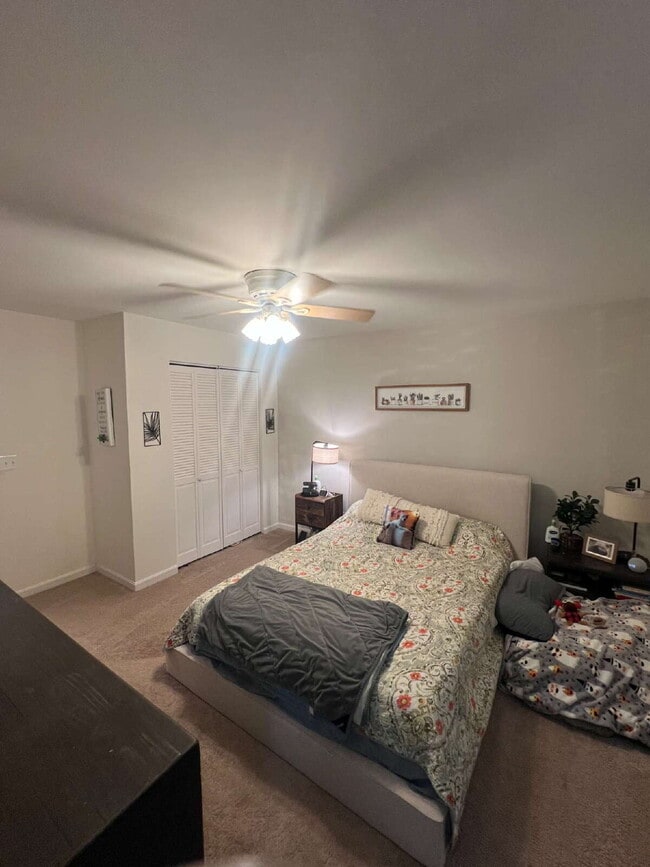 Building Photo - Spacious Multi-Generational Home on 3 Acre...