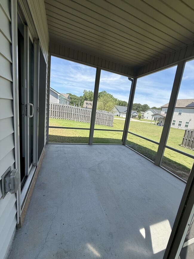 Building Photo - 222 Skyway Dr