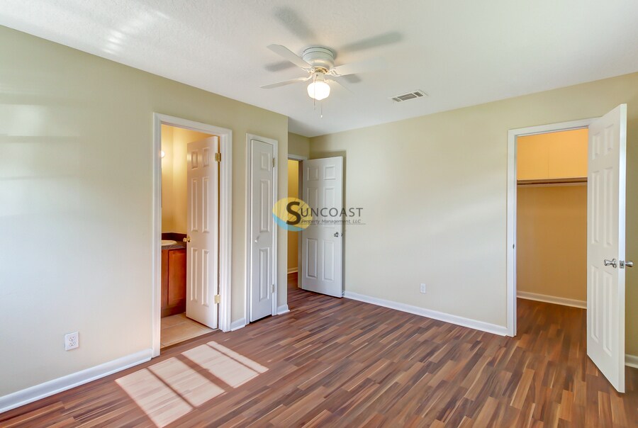 Building Photo - 7438 Jade Dr N