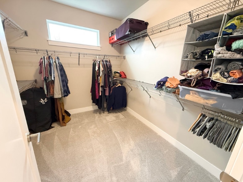 Building Photo - 3215 NE Boulder Crk Dr