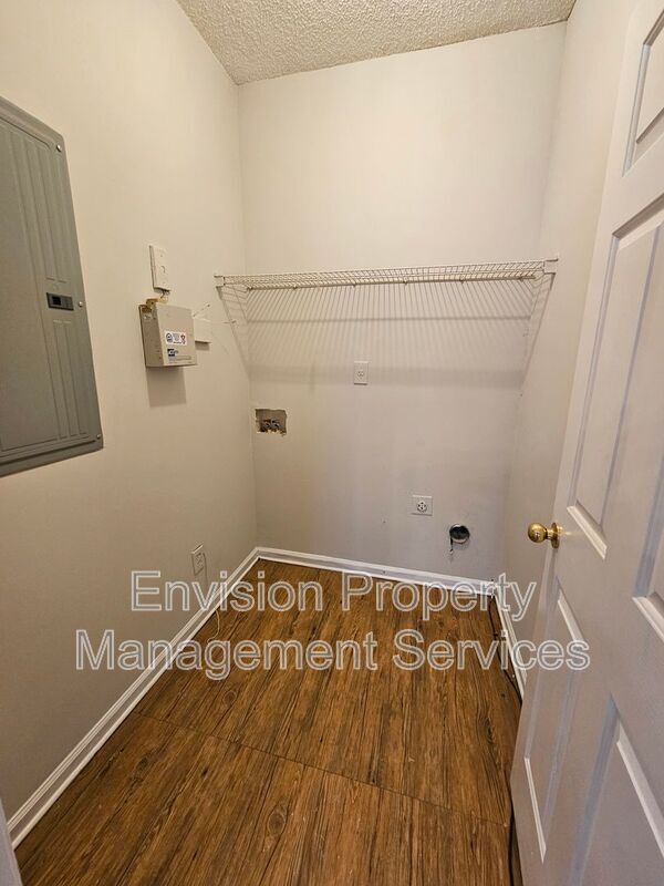 Building Photo - 3275 Oakley Pl