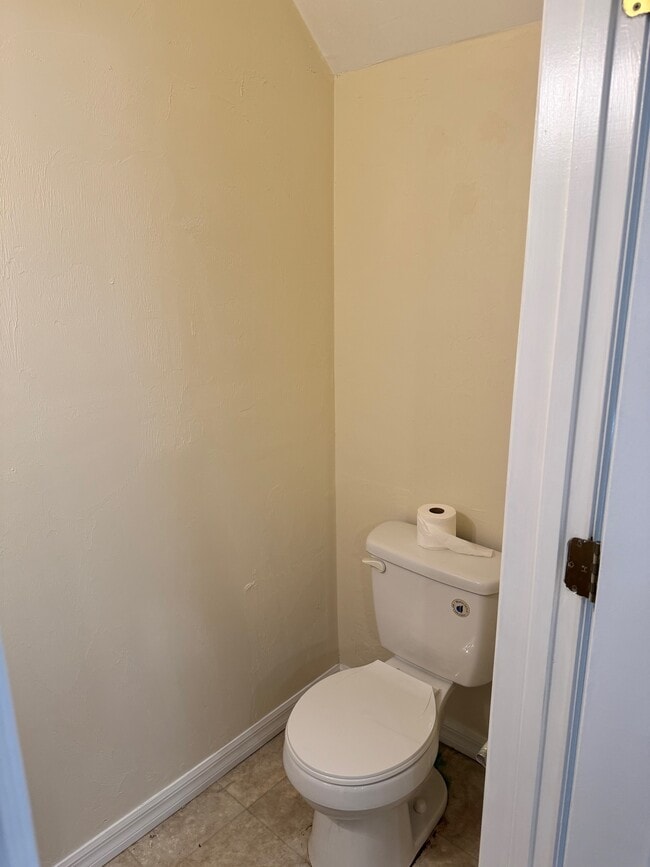 Building Photo - 3543 SW 30th Way