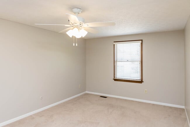 Building Photo - 8047 Simfield Rd