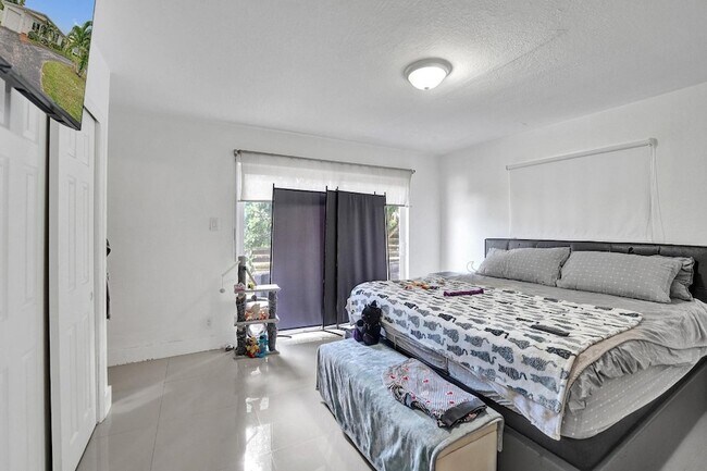 Building Photo - 3322 McKinley St