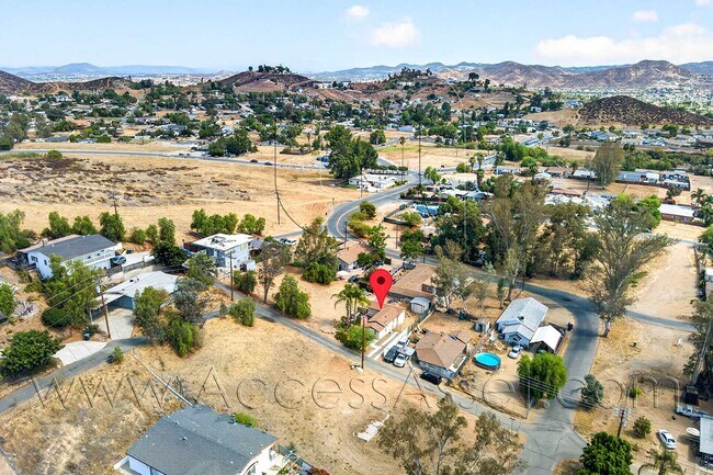 Building Photo - 23963 Lodge Dr