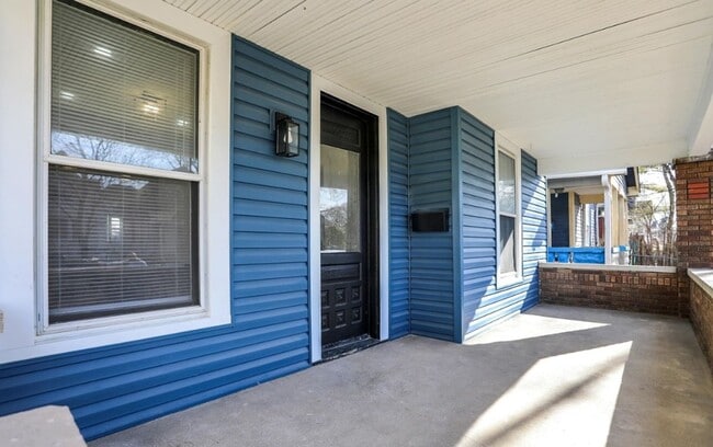 Building Photo - 3 Bed Home Accepting section 8 housing vouchers!