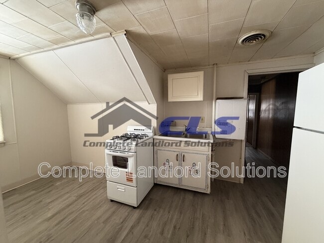 Building Photo - 1811 N 8th St