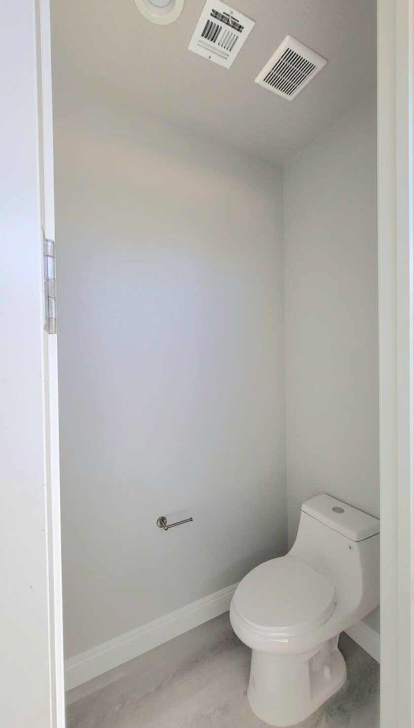 Building Photo - 6801 Sandpebble St