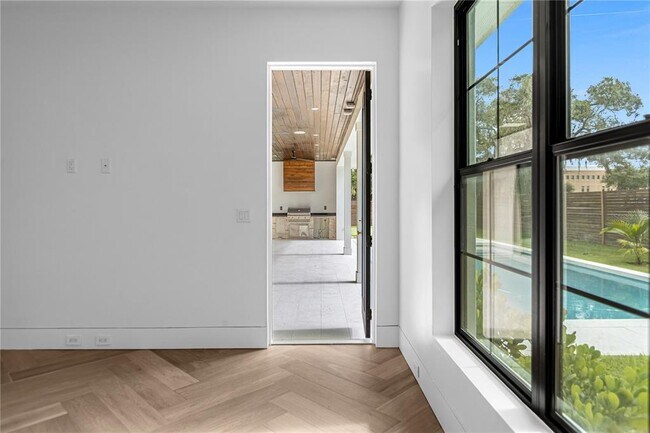 Building Photo - 1814 Barker Dr