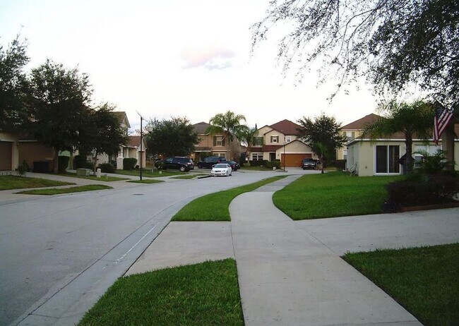 Building Photo - Single family home with lawncare included
