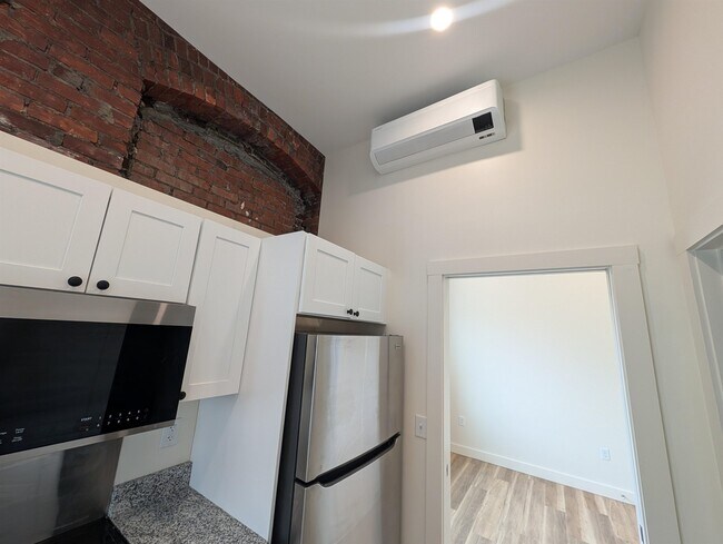 Building Photo - 22 S Main St