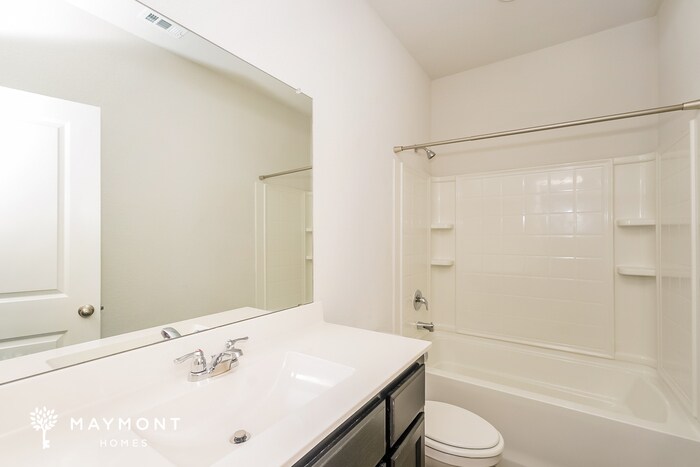Building Photo - 9732 Walnut Cove Dr