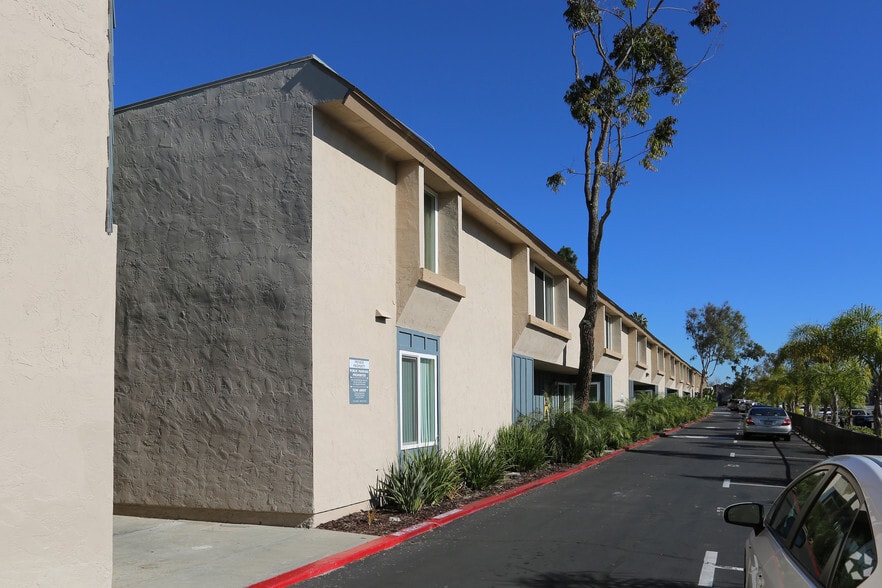 Arrive Clairemont 6363 Beadnell Way San Diego CA 92117 Apartment Finder