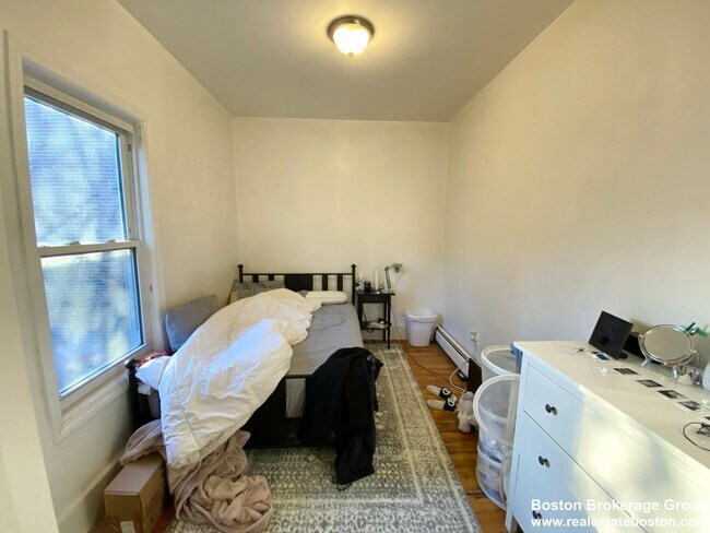 Building Photo - 54 Delle Ave