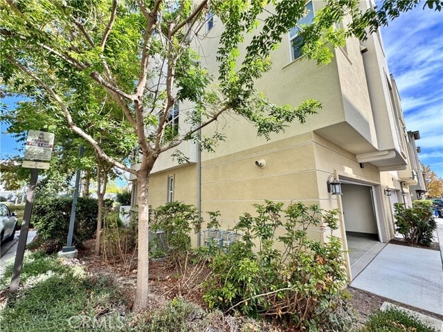 Building Photo - 136 Acamar