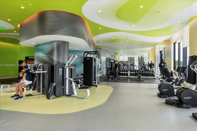 Building Photo - 501 NE 31st St