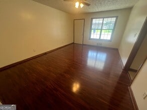 Building Photo - 986 Locust Dr NE