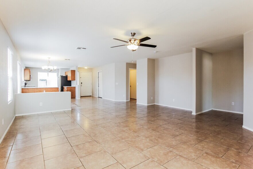 Building Photo - 7907 N 53rd Dr