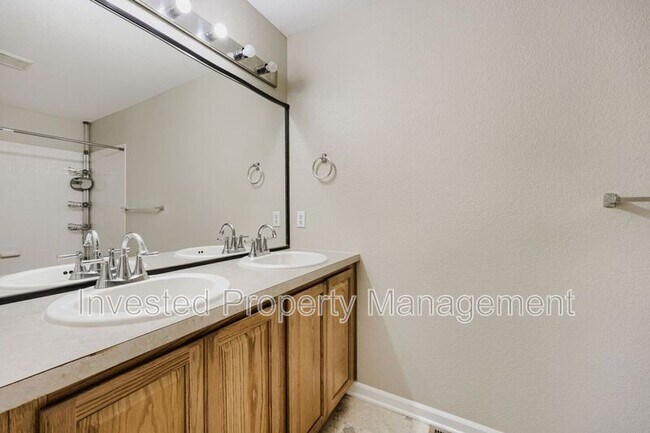 Building Photo - 3939 W 118th Pl