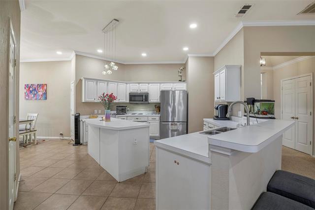 Building Photo - 7812 Roaring Ridge Dr