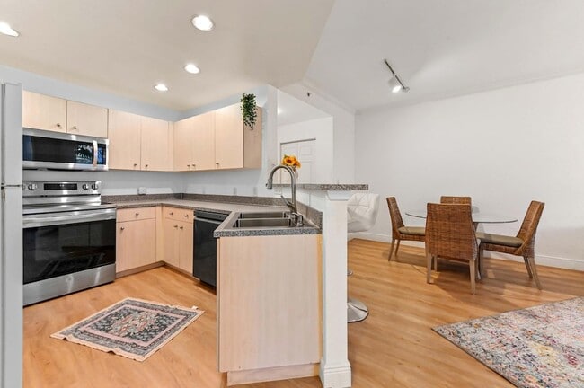 Building Photo - 1803 N Flagler Dr