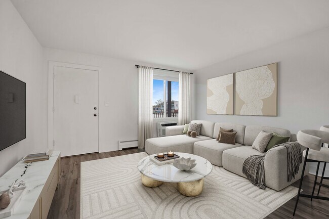 Building Photo - Renovated 1-Bedroom Apartments in the Heart of Glenview