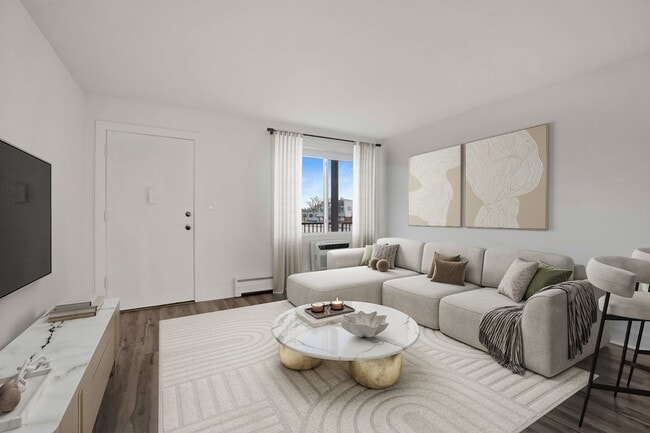 Building Photo - Renovated Ground Level 1-Bedroom Apartments in the Heart of Glenview
