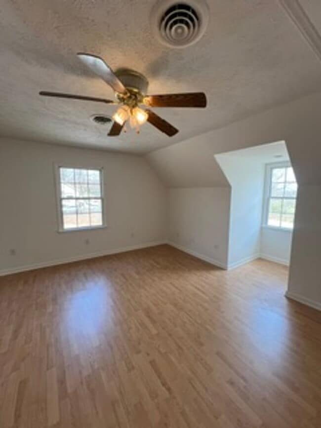 Building Photo - Single family home located in southern Rockbridge County