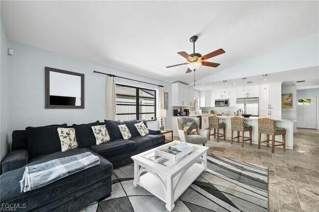 Building Photo - 521 102nd Ave N