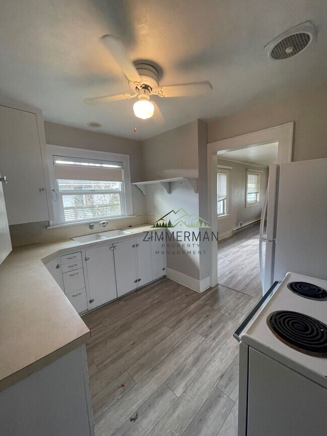 Building Photo - Newberry