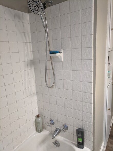 Building Photo - 1601 Northwest Dr