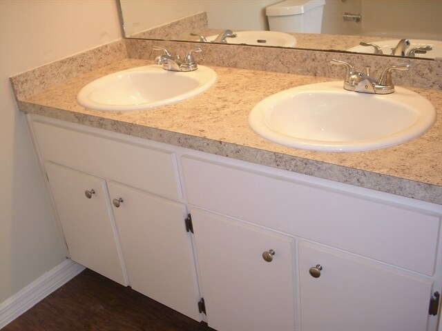 Building Photo - 256 Daniels Pointe Dr