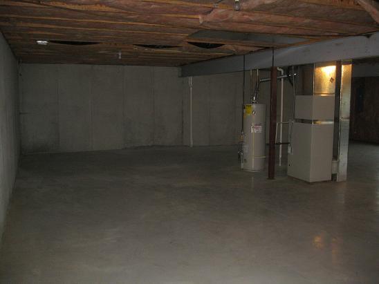 Building Photo - Chilesburg home with full unfinished basement  260206