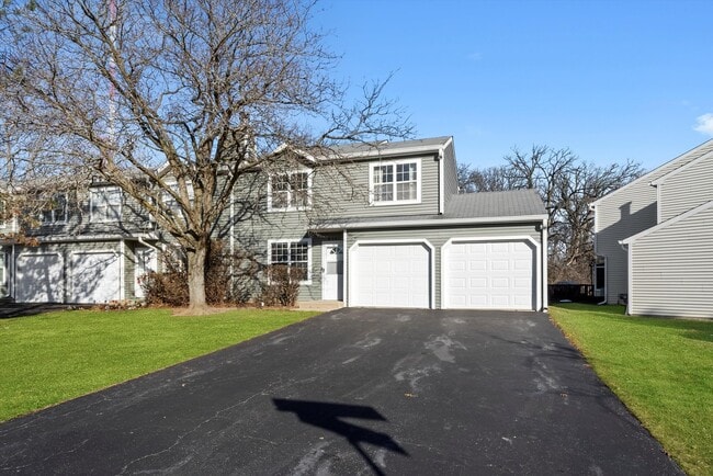 Building Photo - 430 Normandie Ln