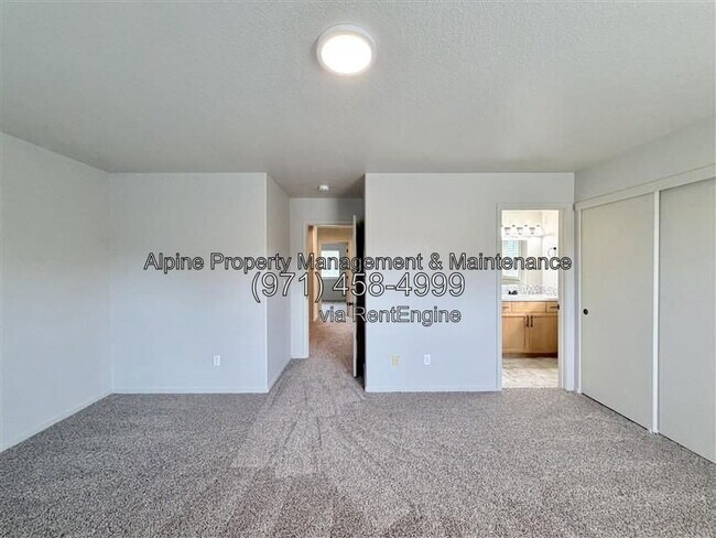 Building Photo - 13119 SW 154th Ave