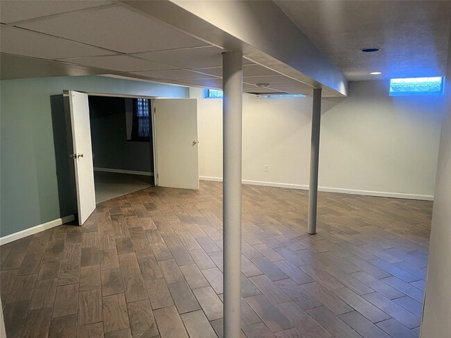 Building Photo - 15859 Buckingham Ave