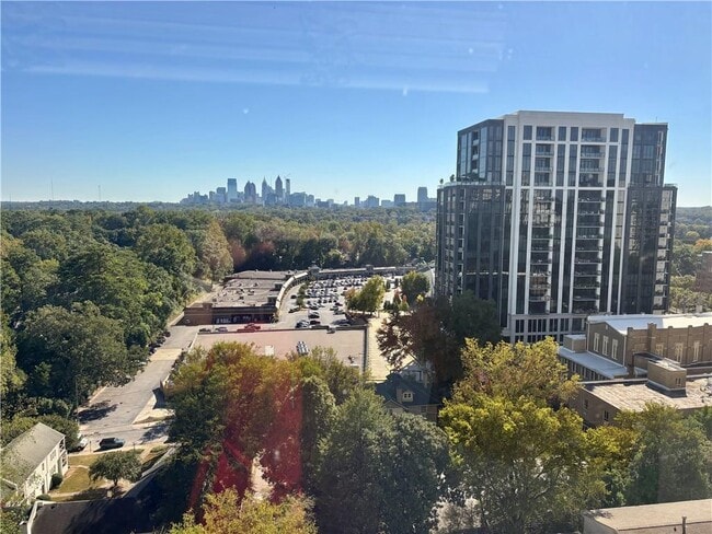 Building Photo - 2479 Peachtree Rd NE